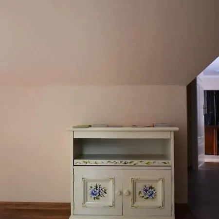 B&B Goscinne W Ratuszu 오그로지에니에츠