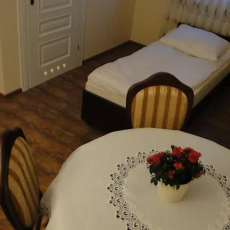 Goscinne W Ratuszu B&B