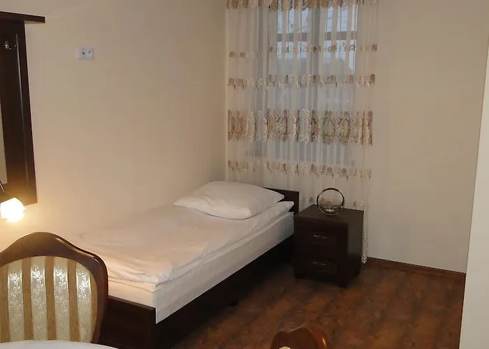 Goscinne W Ratuszu Bed & Breakfast 3*